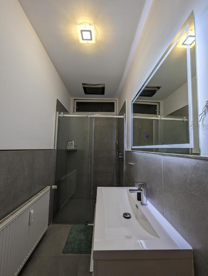 Gemuetliche Zimmer Im Herzen Der Stadt Em-Apartments Deutschland Bielefeld Exterior foto